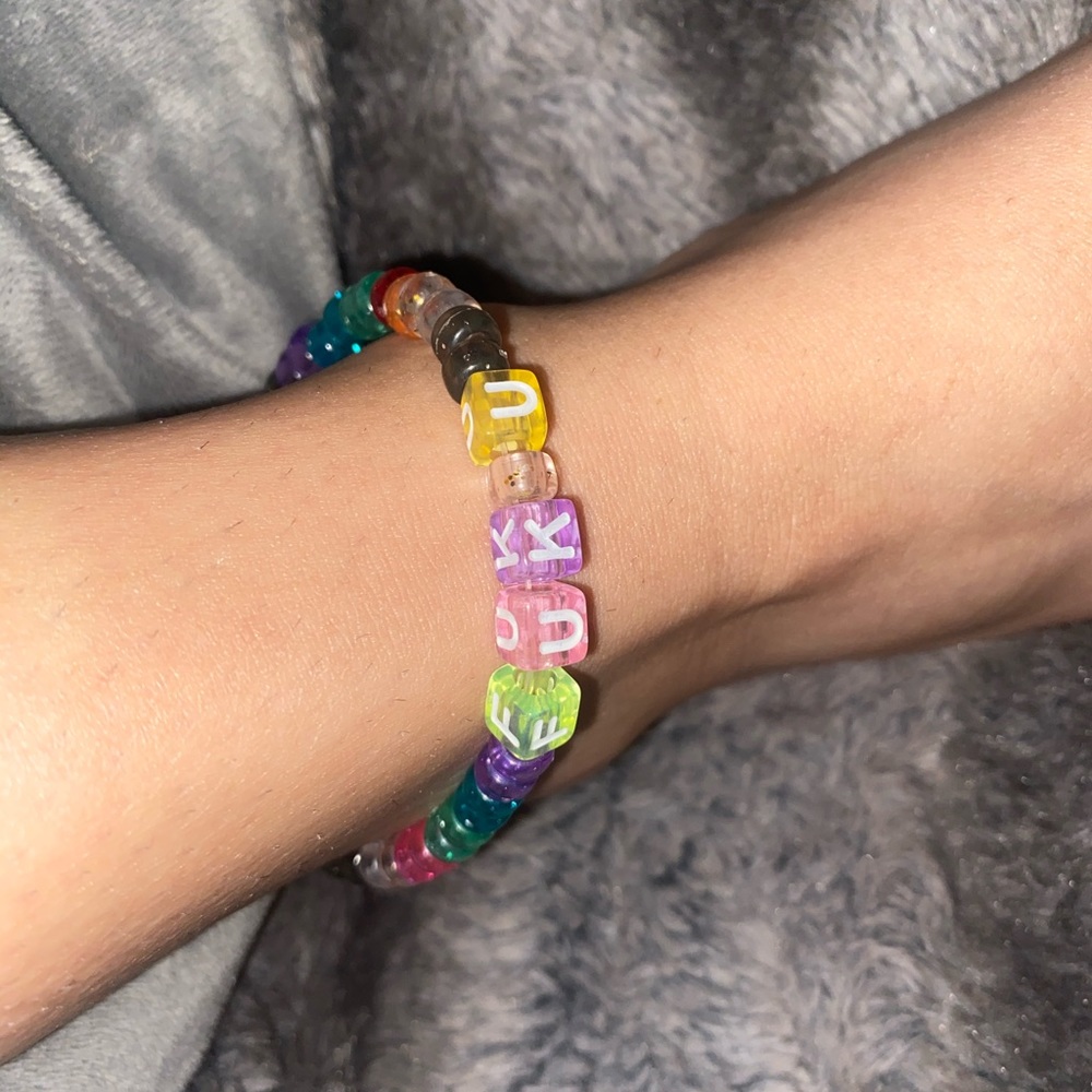 “Fuk u” anklet